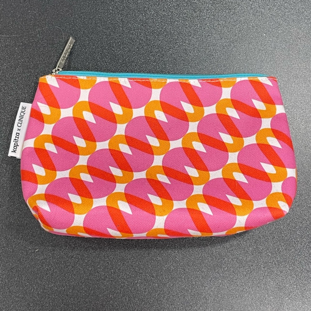 🩵6/$30 — Clinique Geometric Patterned Makeup Bag - Picture 2 of 4